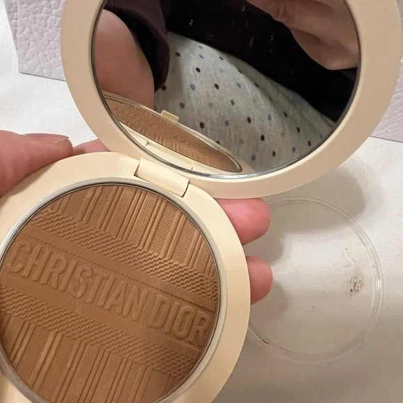 Dior Beige Quilted Leather Compact Mirror with Silver CD Logo - Picture 4 of 5